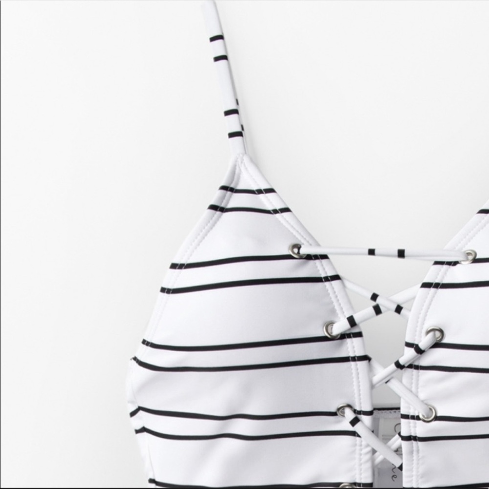 White and Black One Piece - Picture 5 of 6